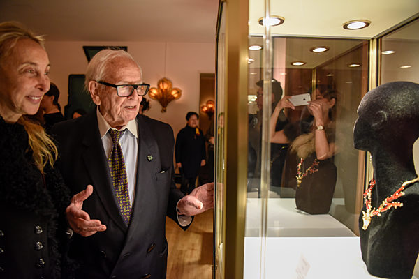 FRANCE-PARIS-JEWELRY-MAXIM'S-PIERRE CARDIN
