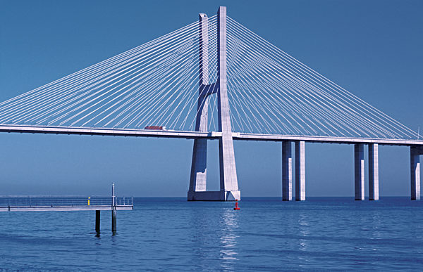 Portugal: Vasco da Gama Brücke in Lissabon