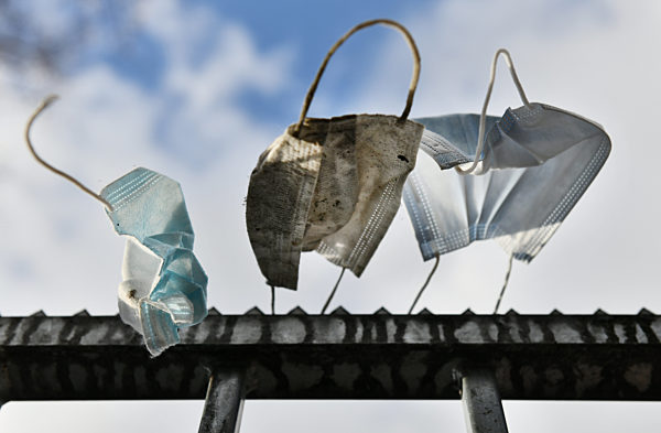 Symbolic picture corona - breathing masks