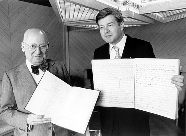 Hans Maier receives manuscripts of Wagner