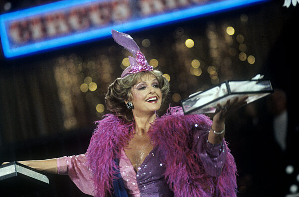 Nadja Tiller in Stars in der Manege