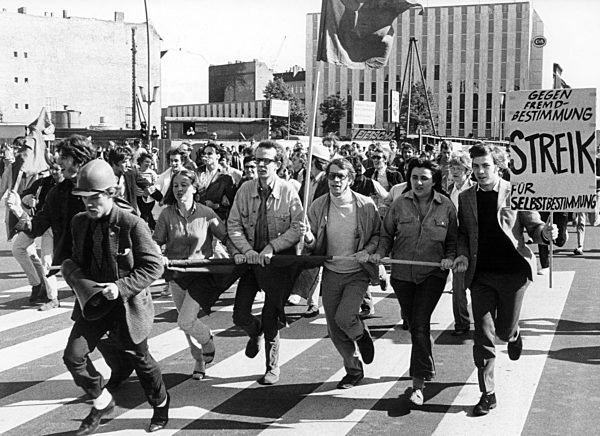 Solidarity demonstraton for striking students of engineering