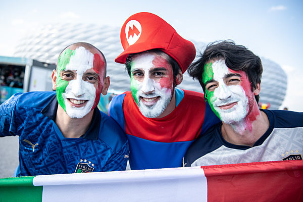 Fußball EM - Vor dem Spiel Belgien - Italien