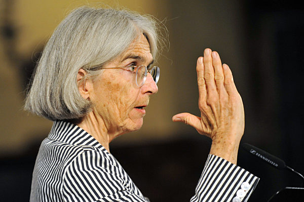 Donna Leon liest