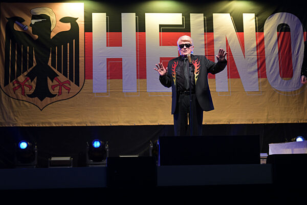 Konzert des Sängers Heino aus Solidarität mit Feuerwehrmann