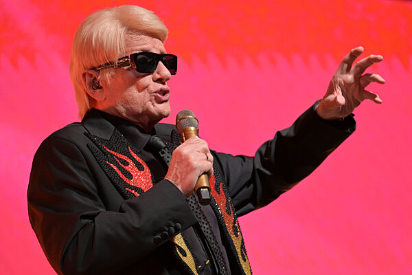 Konzert des Sängers Heino aus Solidarität mit Feuerwehrmann