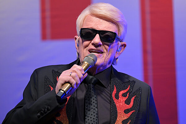 Konzert des Sängers Heino aus Solidarität mit Feuerwehrmann