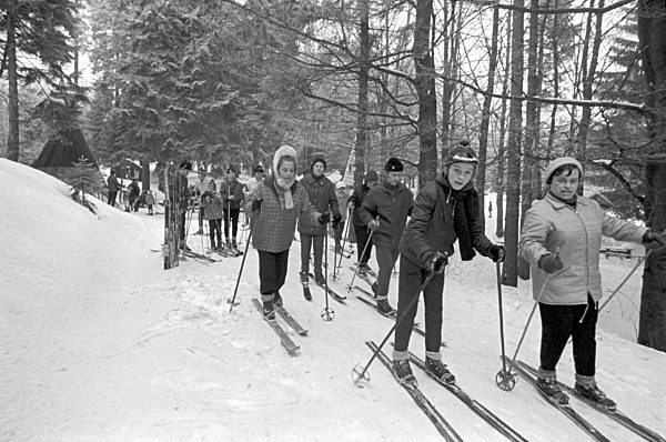 DDR - Skiläufer in Masserberg 1972