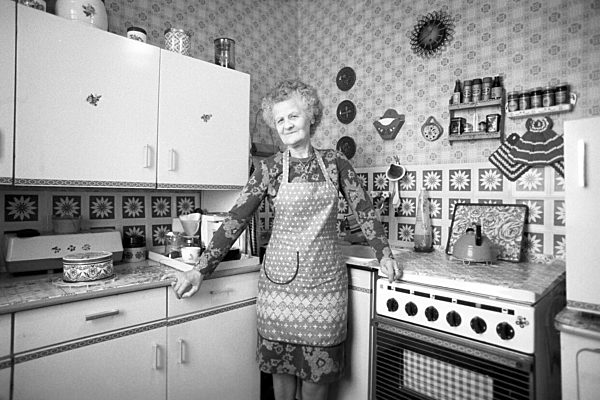 DDR - Rentner-Wohnhaus 1989