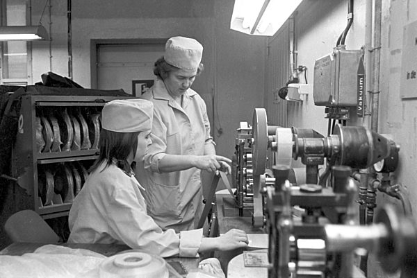 DDR - VEB Filmfabrik Wolfen -  Fotochemisches Kombinat 1982