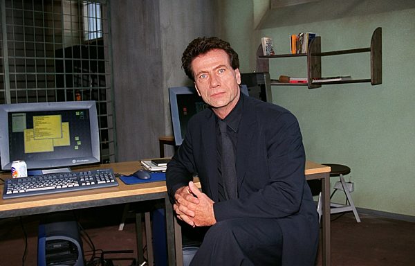 Jürgen Prochnow bei Dreharbeiten zu "Error 2000"