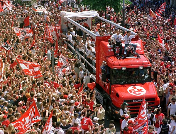 Fußball-Bundesliga: Meisterfeier in Kaiserslautern