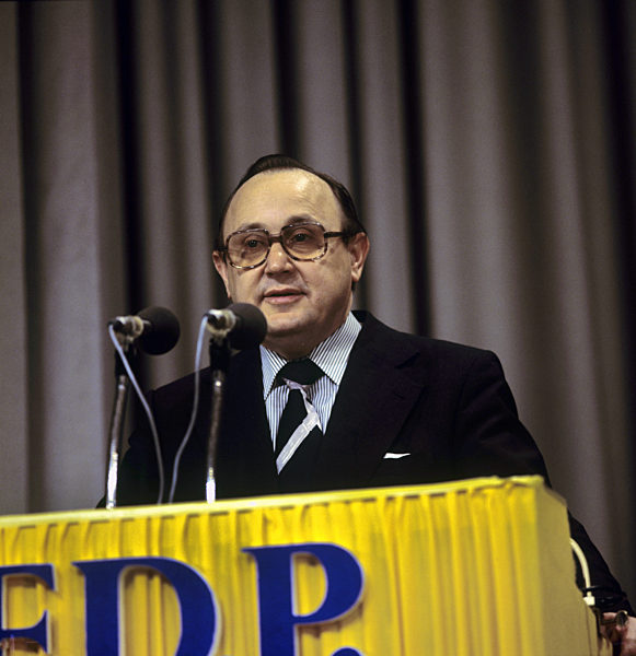 Hans-Dietrich Genscher auf dem Bundesparteitag der FDP 1974