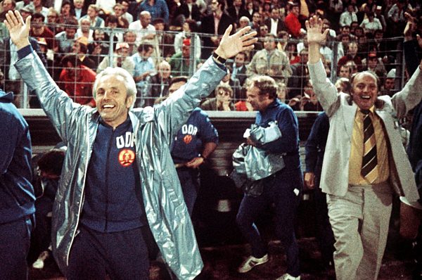 Fußball-WM '74: Georg Buschner jubelt - 1:0-Sieg