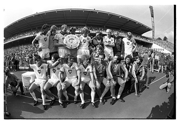 Fußball-Bundesliga 1981/82 - Hamburger SV - Karlsruher SC 3:3 (3:1)