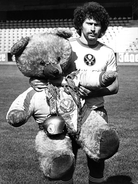 Fußball: Paul Breitner bei Eintracht Braunschweig