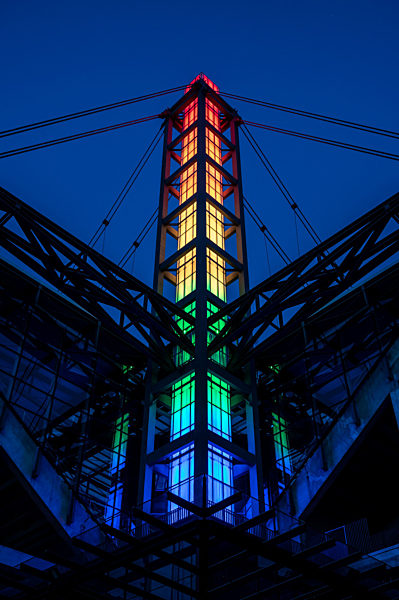 Fußball EM - Regenbogen-Beleuchtung in Köln