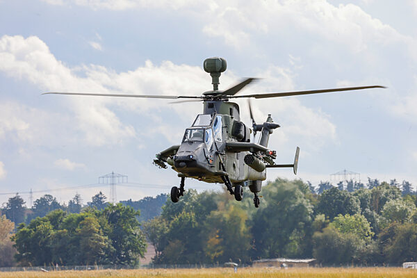 Einziges Kampfhubschrauberregiment des Deutschem Heeres praesentiert sich dem Bundesminister der Verteidigung, Boris Pistorius