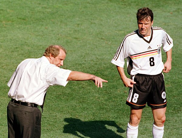 Fußball-WM: Berti Vogts gibt Matthäus Anweisungen