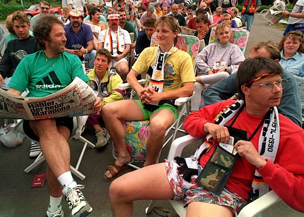 Andrang nach Fußball-EM-Finalkarten 1992