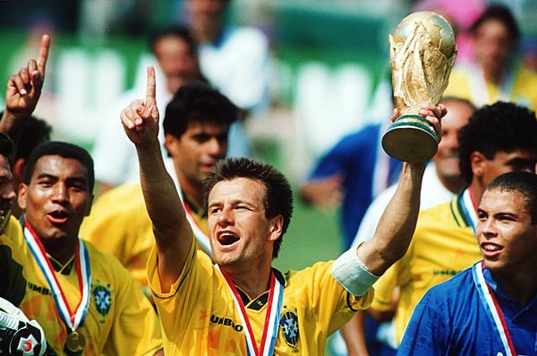 Brasilianische Elf jubelt nach Sieg bei Fußball-WM 94