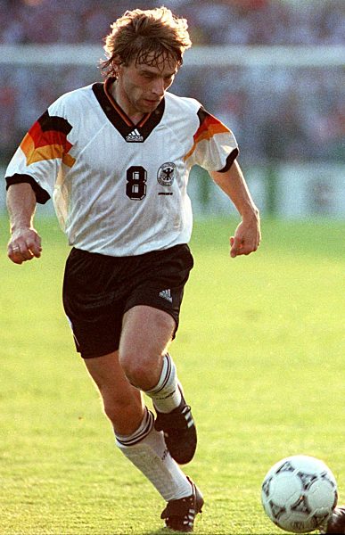 Fußball-EM '92: Thomas Häßler im Finale in Aktion