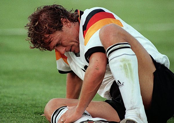 Fußball-EM '92: Finale: Thomas Doll verletzt
