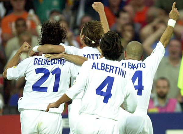 Fußball-EM 2000: Finale: Italiener im 1:0-Torjubel