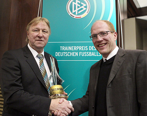 Trainerpreis an Horst Hrubesch
