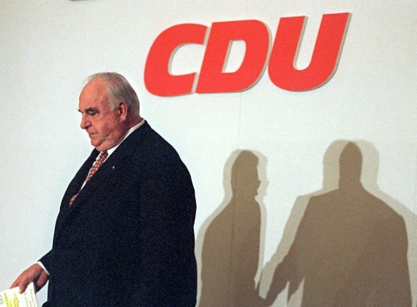 Donation scandal: Kohl resigns from CDU honorary chair