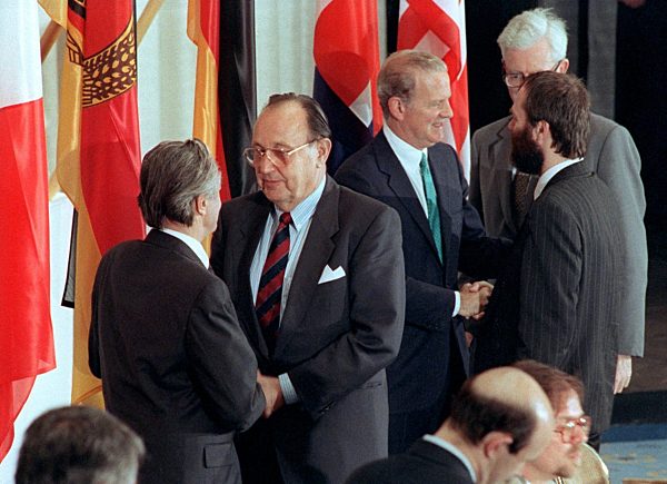 "Zwei-plus-Vier"- Konferenz in Bonn