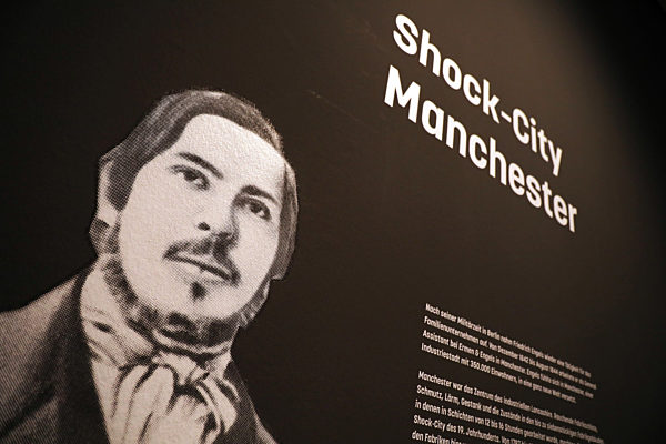 Ausstellung 200 Jahre Friedrich Engels
