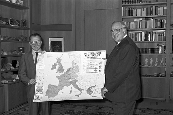 Delors visits Kohl in Bonn