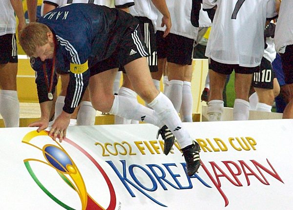 Soccer World Cup 2002: Germany loses World Cup final - Disappointed Oliver Kahn