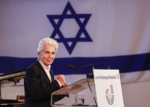 Strack-Zimmermann bekommt Auszeichnung der jüdischen Gemeinde