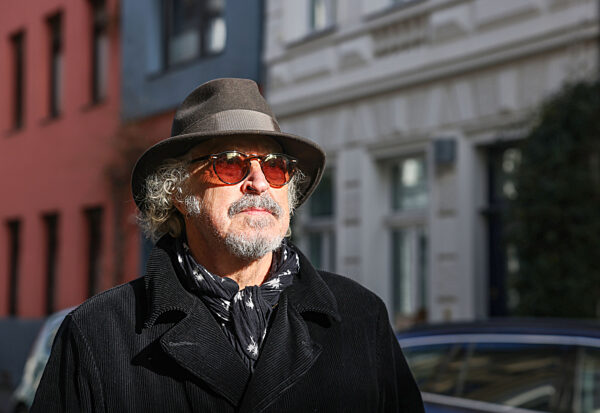Wolfgang Niedecken in der Südstadt in Köln