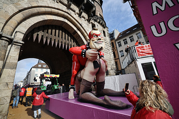 Rosenmontag am Rhein - Köln
