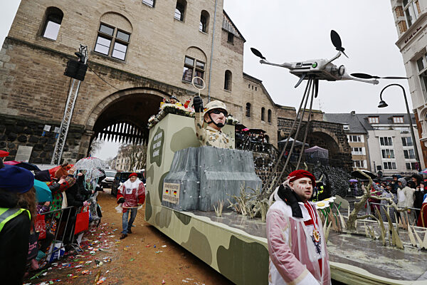 Rosenmontag am Rhein - Köln