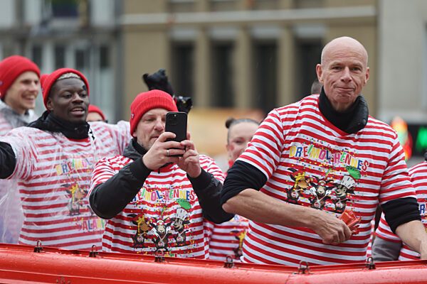 Rosenmontag am Rhein - Köln