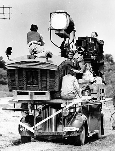 DDR - Kultur - Gerard Philipe dreht 1956 in Raguhn