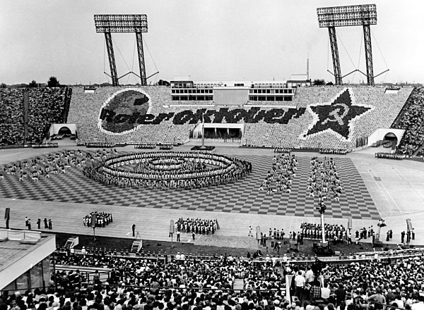 DDR - Sport  - Schaubilder beim Turn- und Sportfest  1977
