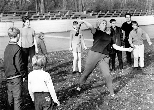 DDR - Volkssport - Handgranaten-Weitwurf als sportliche Übung