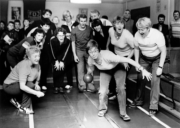 DDR - Freizeitsport - Bowling im Kollektiv
