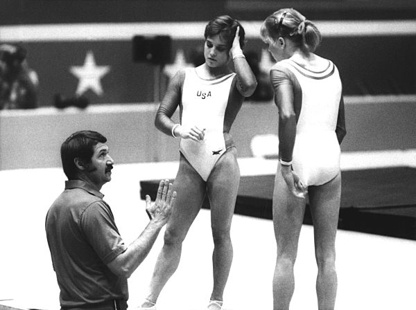 Trainer Bela Karoly mit US-Turnerinnen