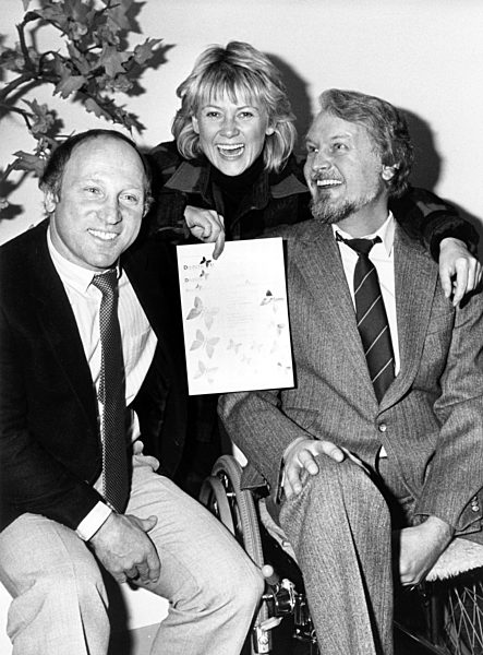 Uwe Seeler und Gitte Haenning helfen der Deutschen Muskelschwund-Hilfe