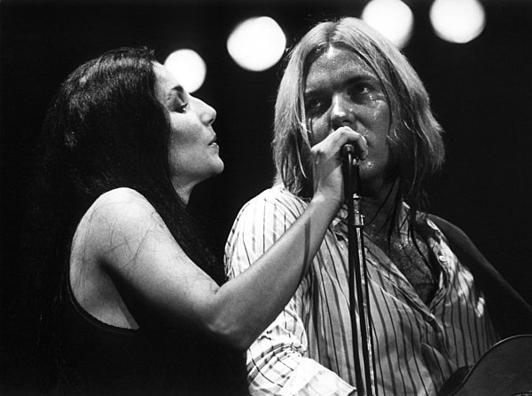 Cher mit Ehemann Gregg Allman auf der Bühne