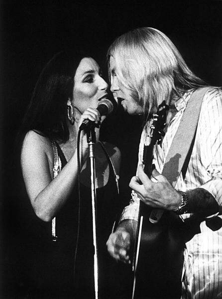 Cher mit Ehemann Gregg Allman auf der Bühne