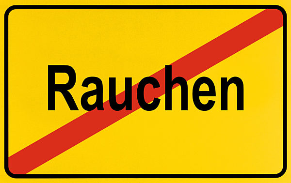 Ortsausgangsschild Rauchen, Symbolbild Rauchen verboten, city limit sign Rauchen, smoking
