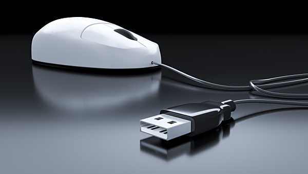 3D-Computergrafik, Computermaus in Weiss mit Kabel und USB Stecker, 3D computer graphic, computer mouse in white color with cable and USB plug