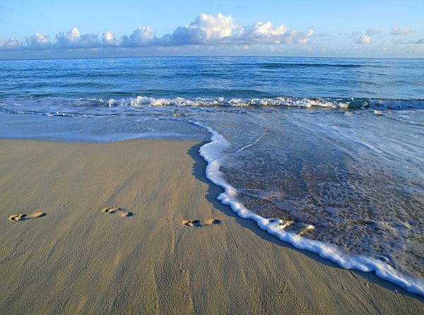 Fußspuren am Sandstrand, footprints at sandy beach